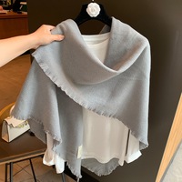 Écharpe triangulaire pour femme, châle doux avec franges, léger et confortable, écharpe d'épaule surdimensionnée pour l'hiver, OEM/ODM