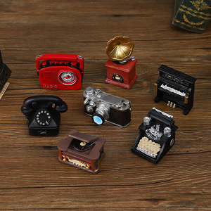 Ornements miniatures rétro en résine Mystic Arts : téléphone, appareil photo, piano, machine à écrire, radio – décorations pour la maison et le <span class=keywords><strong>meuble</strong></span> à vin - Product Image 1
