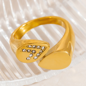 Bague en or plaqué avec lettres et pavé de diamants, bijou pour l'index, cadeau unisexe - Product Image 3