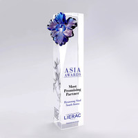 Trophée en cristal personnalisé avec logo et couleur sur mesure, design floral créatif en verre, récompenses pour équipes de championnat, réunion annuelle, excellence