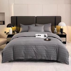 Ropa de cama de hotel de cinco estrellas, cuatro juegos de sábanas y edredones de color blanco puro, tres juegos de cama y desayuno gruesos de hotel - Product Image 5