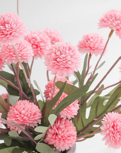 Décoration d'événements de mariage : Fleurs artificielles en soie de haute qualité à 5 têtes, roses faites à la main pour la Saint-Valentin et la remise des diplômes - Product Image 4