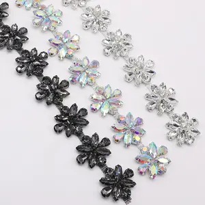 Berlian imitasi kaca kristal rantai bunga memangkas jahit pada mata kuda rantai berlian untuk kerajinan pengantin Applique pakaian gaun