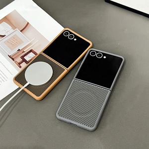 Sợi Carbon Mô Hình Điện Thoại Từ Trường Hợp Đối Với Samsung Galaxy Z Lật 7 6 <span class=keywords><strong>5</strong></span> 4 3 5G Siêu Mỏng Chống Sốc Mềm Bì<span class=keywords><strong>a</strong></span> Cho Z Lật 7 - Product Image 6