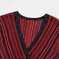 Neues Damenmode-Strickkleid V-Ausschnitt Langarm Stretch Hohe Taille Plissee Streifen Kontrast farben Lässige Strickkleider
