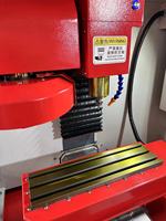 Mini-fraiseuse CNC XH7115B pour le fraisage des métaux