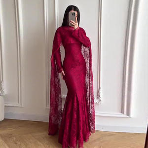 Robe longue élégante et raffinée en dentelle pour femmes musulmanes du Moyen-Orient, Dubaï, Abaya conservatrice et élégante - Product Image 1