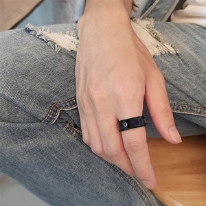 Anillo de Hombre de Acero de Tungsteno de 8mm con Baño de Vacío Azul de Alta Calidad, Anillo de Acero Inoxidable Negro con Zirconia - Product Image 2
