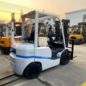 <b>Used</b> TCM 2.5-Ton Diesel Forklift with Two Stage Mast for Engine 1070x125x45mm Fork Dimensions - Product Image 1