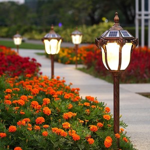 Lampe solaire de jardin LED avec abat-jour en verre bronze, IP65 résistant à l'eau, lumière du jour 5000K, CRI 90, angle de faisceau 60°, détecteur de mouvement - Product Image 3