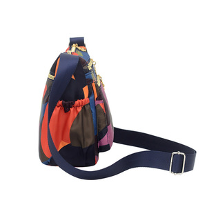 Sac bandoulière portable vintage en nylon pour femmes d'âge moyen et âgées – Vente en gros disponible - Product Image 4