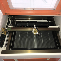 Graveur laser CO2 de bureau 3040 pour souvenirs en bois, mini-machine de gravure laser CNC refroidie par eau avec système de contrôle M2
