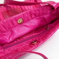 Tas Selempang Dumpling Anti Air Bahan Nilon Mengkilap dengan Tali PU Tipis dan Sisi Berkerut untuk Wanita, Cocok untuk Liburan Akhir Pekan, Kencan, dan Liburan