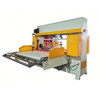 Presse de découpe de semelles de chaussures à tête mobile hydraulique pour bande transporteuse