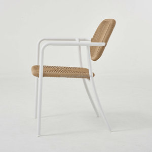 Silla de Jardín Apilable de Mimbre de Color Natural, Resistente a los Rayos UV y al Agua, Diseño Moderno para Comedor al Aire Libre, Cocina, Uso en Villas - Product Image 2