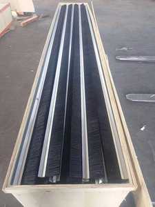 <span class=keywords><strong>Brosse</strong></span> <span class=keywords><strong>à</strong></span> bande en alliage d'aluminium <span class=keywords><strong>de</strong></span> type F - Noir, joint d'étanchéité pour <span class=keywords><strong>porte</strong></span> <span class=keywords><strong>de</strong></span> garage, montage facile, maintien du <span class=keywords><strong>bas</strong></span> <span class=keywords><strong>de</strong></span> <span class=keywords><strong>porte</strong></span> enroulable pour usage industriel - Product Image 6