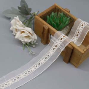 Ribete de encaje bordado de malla de poliéster y algodón de alta calidad <span class=keywords><strong>con</strong></span> diseño de <span class=keywords><strong>ojales</strong></span> <span class=keywords><strong>para</strong></span> prendas - Product Image 2