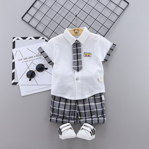 Conjuntos de Ropa Deportiva de Manga Corta para Niños, Incluyen Camiseta Blanca con Corbata y Pantalones - Product Image 1