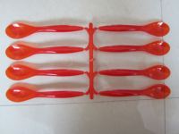 Fourchette, couteau et cuillère en plastique moulés par injection pour usage domestique, marque Yikun, modèle YK-3662, fabriqués en Chine (Zhejiang), durée de vie 1 million de cycles.