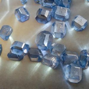 Diamant brut fantaisie bleu cultivé en laboratoire HPHT CVD, cristal de diamant coloré non taillé pour la fabrication de bijoux et matière première - Product Image 4