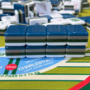 Jeu de tuiles de mahjong bleues légères pour voyage, tuiles effet écaille de tortue pour une utilisation intérieure et extérieure en déplacement - Product Image 6