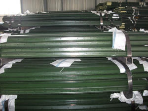 スチールスタッズTポスト/メタルフェンスポスト/12フィートスチールTフェンスポスト - Product Image 5