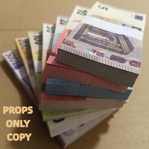 Faux billets d'euros de simulation pour décoration de fête, pour Halloween, mariage, Noël - Product Image 1