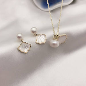 Mujer auspicioso Jade conejo regalo colgante luz lujo y pequeño mercado <span class=keywords><strong>2022</strong></span> nueva cadena de cuello de moda al por mayor - Product Image 1