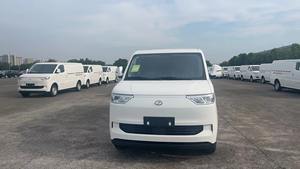 Camion électrique grand format DFSK EC75, 2 places, grand espace de chargement de 6,9 m³, autonomie de 300 km + télécommande avec port de charge rapide - Product Image 4