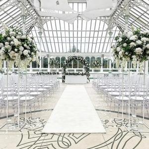 Decoración Floral Personalizable de Lujo con Rosas Blancas Cremosas, Eucalipto Artificial y Hortensias para Mesa de Boda/Cumpleaños - Product Image 3