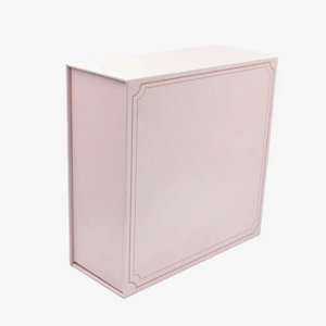 Cajas de Regalo Magnéticas Plegables Personalizadas en Negro y Rosa para Vino, con Laminado Mate y Grabado en Relieve, para Recuerdos de Boda - Product Image 4