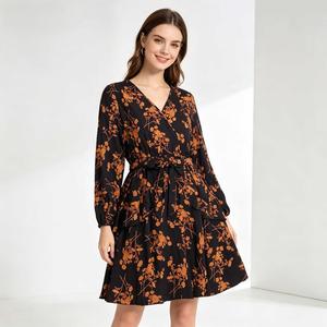 Nouvelle Robe Longue Décontractée pour Femme 2026 de Haute Qualité avec Décoration Feuille d'Érable, Manches Longues et Col en V – Service Direct Usine - Product Image 2