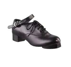 Ирландские танцевальные туфли с громкими наконечниками и легким кликом на каблуках