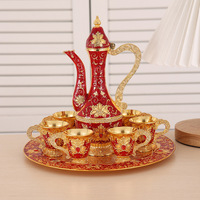 Ensemble de bar à manger en métal, ensemble de table de style arabe vintage pour la maison, ensemble cadeau de tasse à vin haut de gamme en alliage d'or de luxe