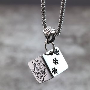 Pendentif en acier inoxydable asymétrique géométrique en forme de crâne et de dés, style gothique punk, bijou unisexe, cadeau pour assortir aux vêtements - Product Image 3