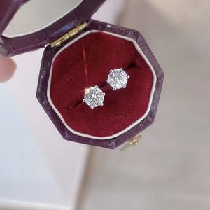 Pendientes de Oro de 18K Xinfly, Diseño Clásico de Seis Garras, 0.64CT H-VVS, Gran Venta de Verano, Diseño Elegante Occidental para Novia, Compromiso, Boda - Product Image 3