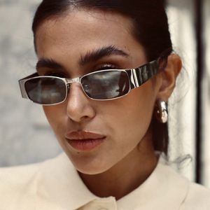 Lunettes de soleil carrées en métal pleine monture 2025 – Nouveauté luxe léger pour femme, protection UV400, style populaire sur internet - Product Image 3