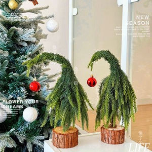 Árbol de Navidad Torcido de 30 cm, Decoración de Escritorio en Miniatura, Estilo Europeo, para Navidad - Product Image 1