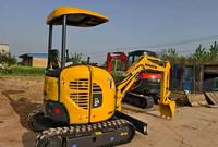 Mini-excavatrice sur chenilles Komatsu PC20MR d'occasion, 2000 kg, à bras court, pour l'aménagement paysager et les petites constructions