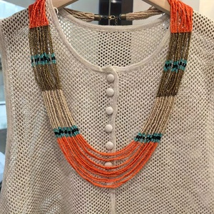 قلادة بوهيمية متعددة الخيوط من الخرز الزجاجي - إكسسوار متعدد الاستخدامات للقمصان، تصميم عصري على طراز Y2K، مثالي - Product Image 1