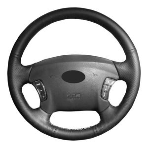 Housse de <span class=keywords><strong>volant</strong></span> de voiture de sport en <span class=keywords><strong>cuir</strong></span> microfibre cousue <span class=keywords><strong>à</strong></span> la main pour Hyundai Azera 2005-2010 Sonata NF NFC 2005-2010 Kia Carens - Product Image 1
