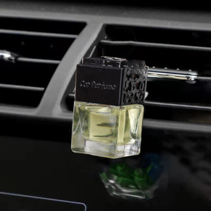 Colgante de Perfume decorativo para coche de lujo, botella de vidrio de larga duración, ambientador líquido para coche, colgante de Perfume para coche - Product Image 3