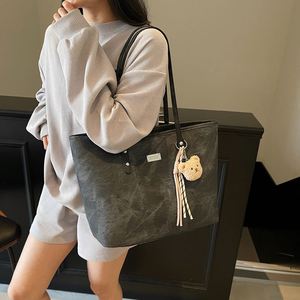Hot Sale Gradient Color PU Totes Daily Outdoor Work Tote Bag Waterproof Leather Handbags - Product Image 3