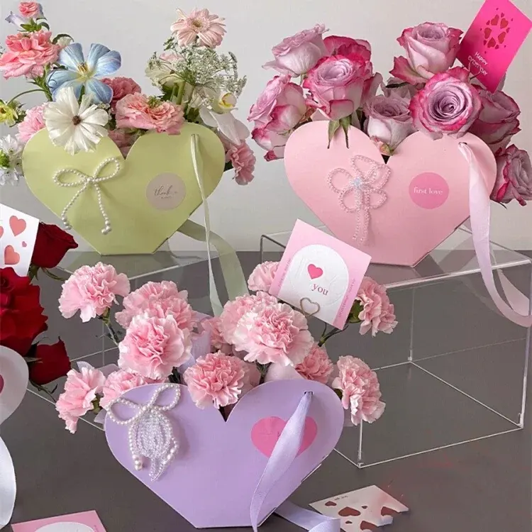 दिल के आकार के फूल हैंडल बॉक्स गुलदस्ता पुष्प कला अवकाश उपहार पैकिंग पेपर मातृ दिवस वैलेंटाइन्स मोनोक्रोम रैपिंग