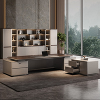 Bureau de direction d'entreprise, minimaliste, ergonomique, luxueux, haut de gamme, grand bureau et ensemble de chaise pour directeur