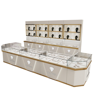 Design <span class=keywords><strong>di</strong></span> Interni per <span class=keywords><strong>Gioielleria</strong></span> <span class=keywords><strong>di</strong></span> <span class=keywords><strong>Lusso</strong></span> Vetrina Espositiva in Vetro per Collane e Orecchini - Product Image 1