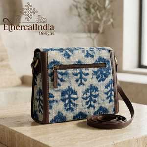 Bolso bandolera estilo boho hecho a mano con estampado de bloques, forro de algodón y piel sintética vegana pequeña. - Product Image 3