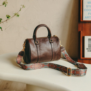Sac à main Boston en cuir de vachette pleine fleur grande capacité décontracté pour femme - Product Image 4