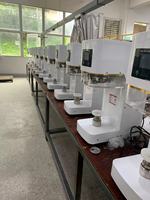 Machine de scellage automatique de boîtes de conserve fabriquée en Chine, compatible avec les bouteilles en PET et les boîtes en fer blanc, personnalisable