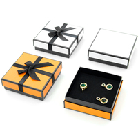 Kerryte Emballage de boîtes à bijoux en papier de carton blanc de luxe pour bracelet et collier avec logo personnalisé